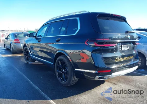 2025 BMW X7 xDrive40I z USA, uszkodzony, nr VIN 5UX23EM02S9Z01827